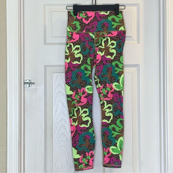 Fabletics Define PowerHold® High-Waisted 7/8 Legging and Top Tropical Oasis XXS - Picture 7 of 11